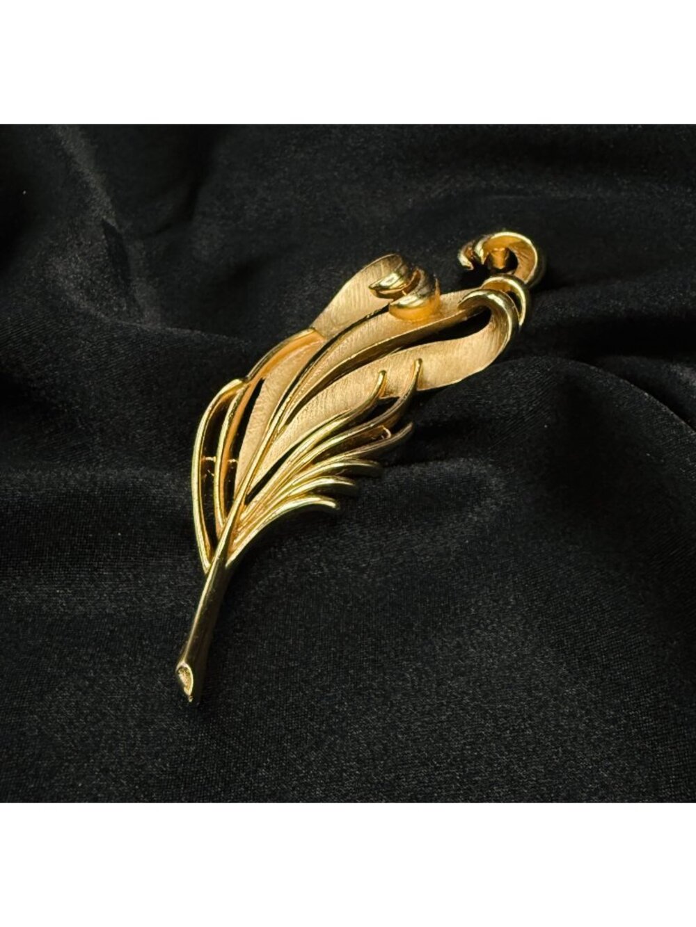 Vintage 1960s Trifari Signed Gold-Tone Feather Brooch